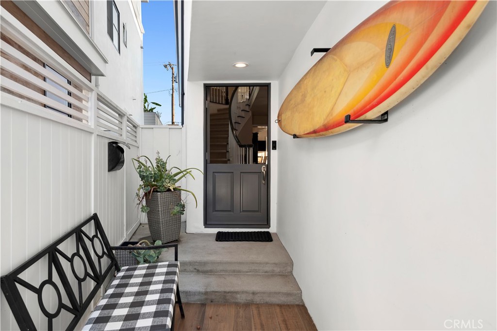 Corona del Mar South of PCH (CDMS) - Residential