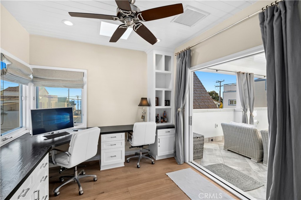 Corona del Mar South of PCH (CDMS) - Residential