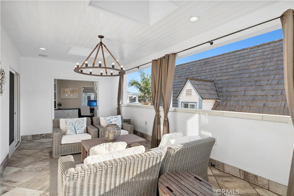 Corona del Mar South of PCH (CDMS) - Residential