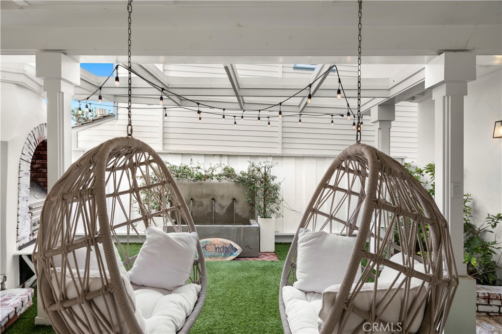 Corona del Mar South of PCH (CDMS) - Residential