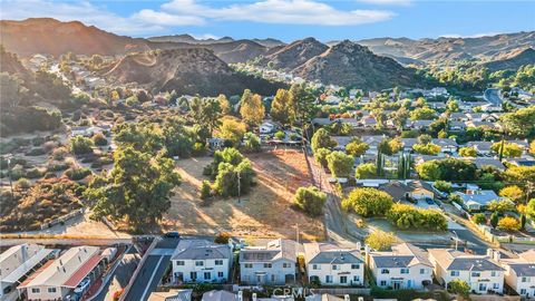 A home in Castaic