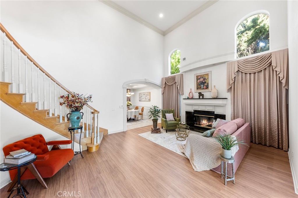 Photo 10 of 46 of 159 N San Marino Avenue house