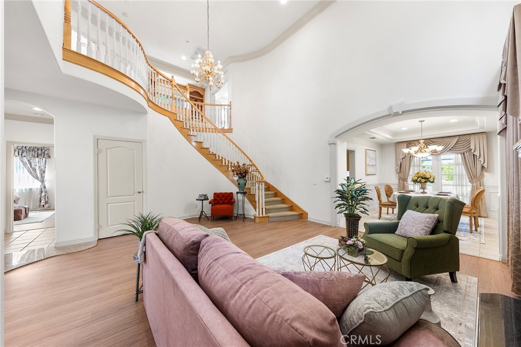 Photo 13 of 46 of 159 N San Marino Avenue house