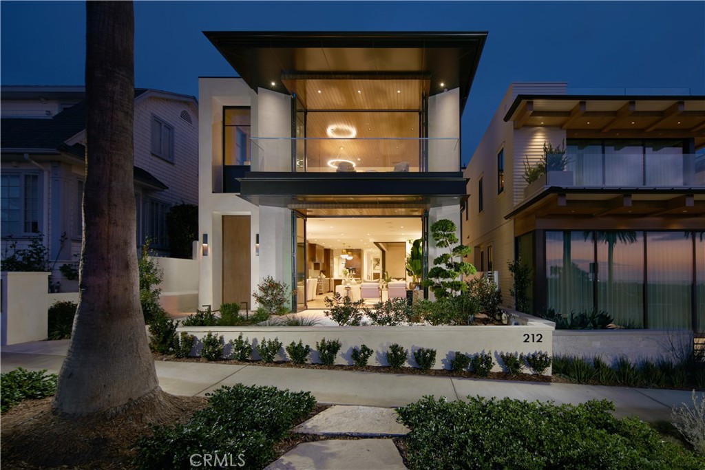 Corona del Mar South of PCH (CDMS) - Residential