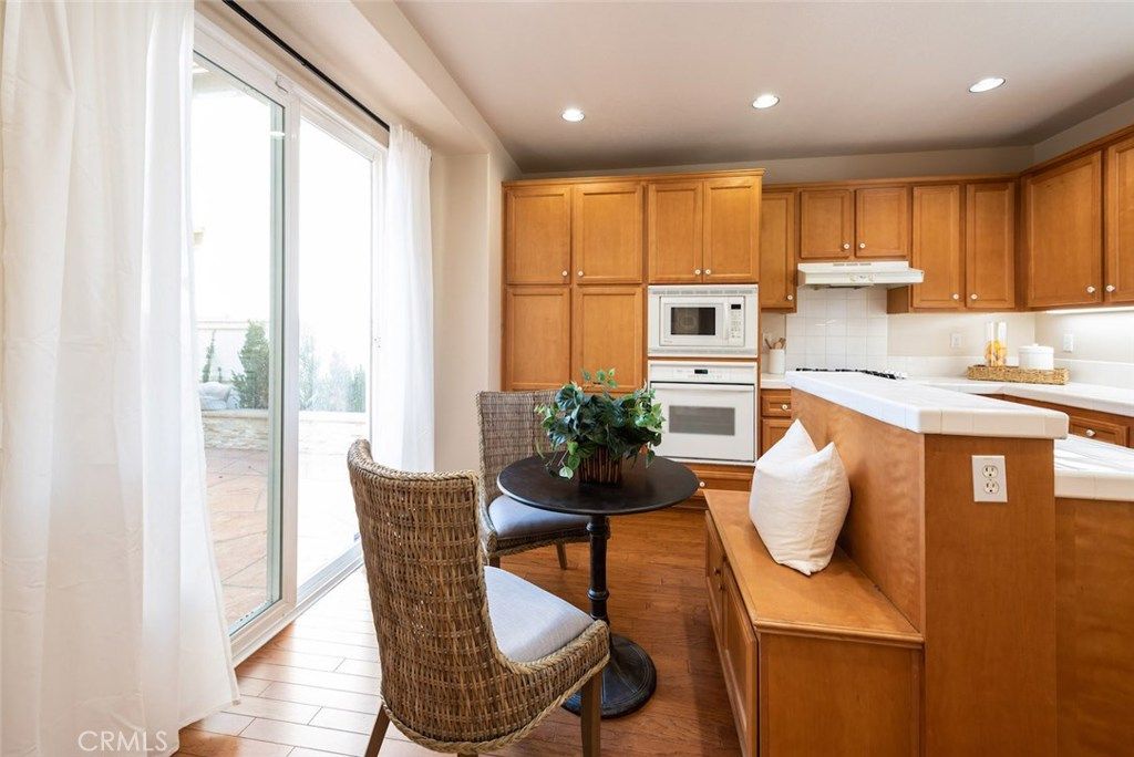 listing image 130726679576866179734
