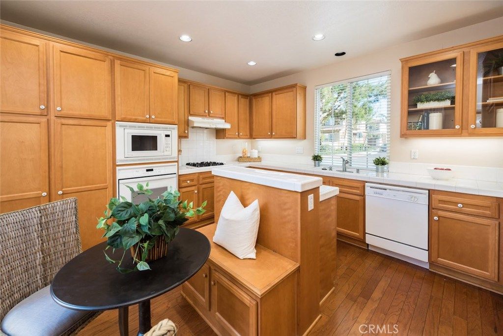 listing image 130726211933439521207