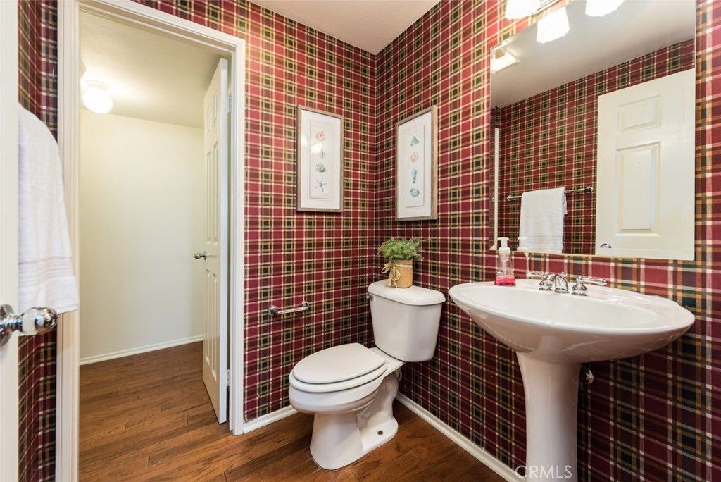 listing image 130726493082477128845