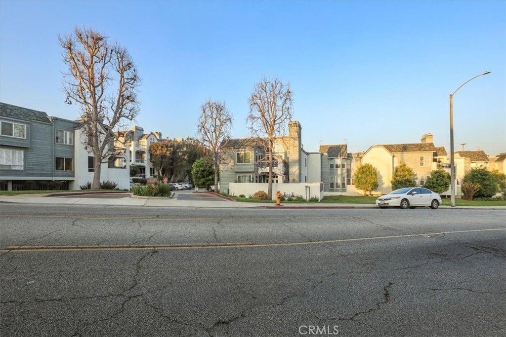 listing image 130724566624951791569