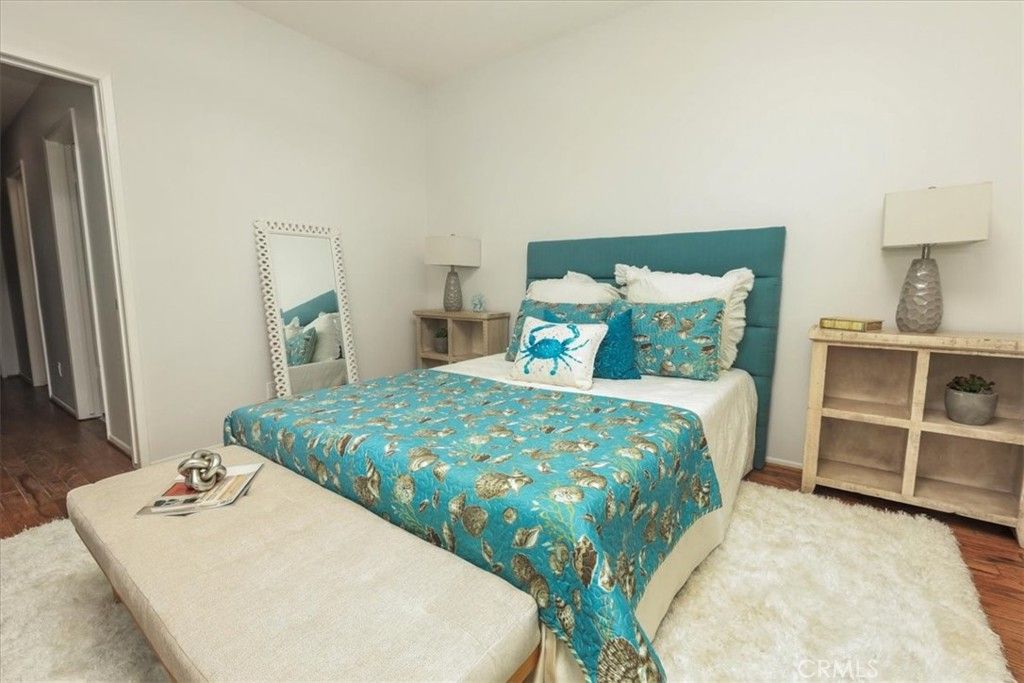 listing image 130724459794588212254