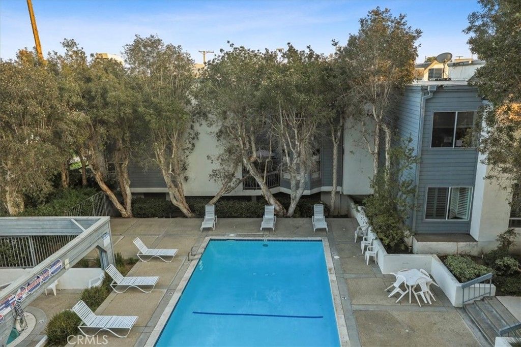 listing image 130723638367389746881