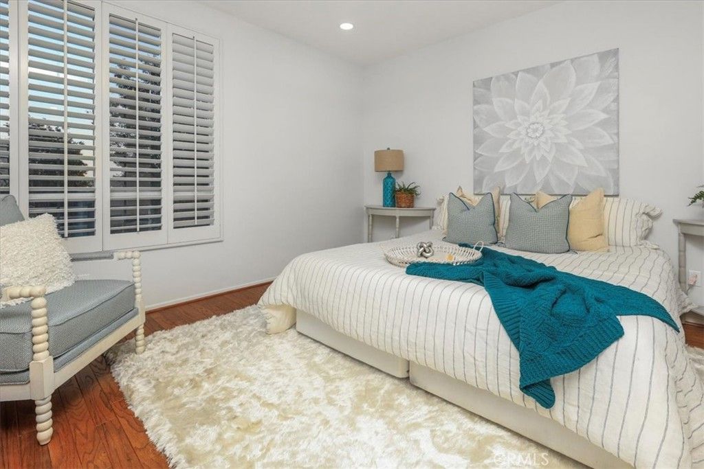 listing image 130723411324354509288