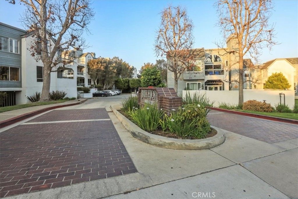 listing image 130726097089540602535