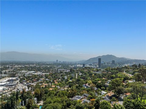 A home in Studio City