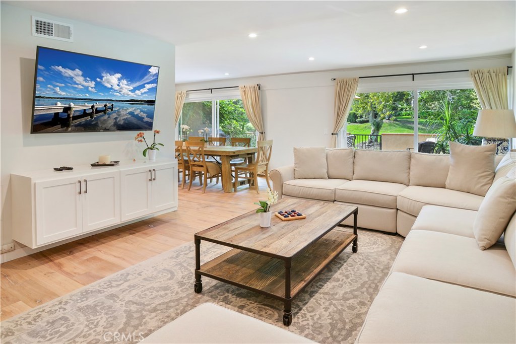 2112 Vista Dorado