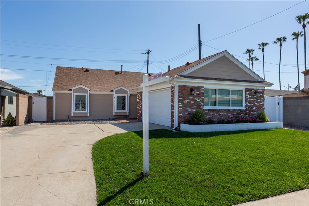 1312 E 215th Place