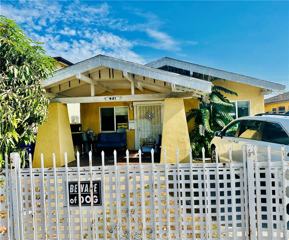 View Los Angeles, CA 90044 house