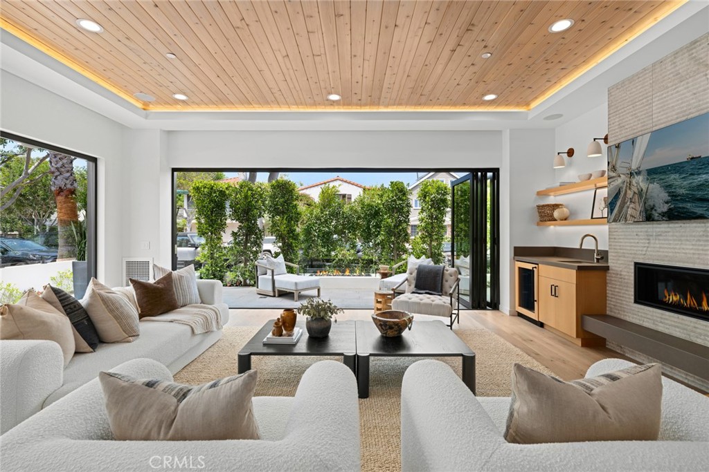 Balboa Peninsula Point (BLPP) - Residential