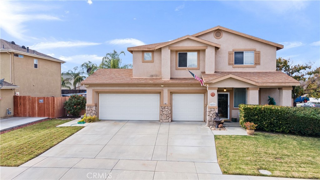 Main image without alt text