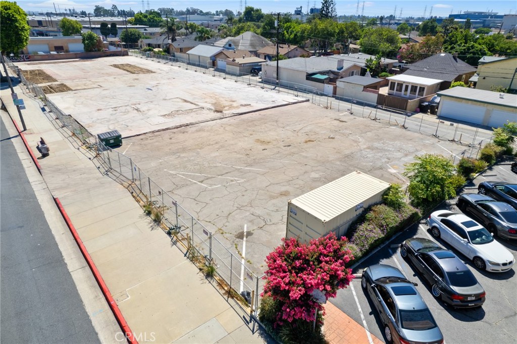 16635 Paramount Boulevard