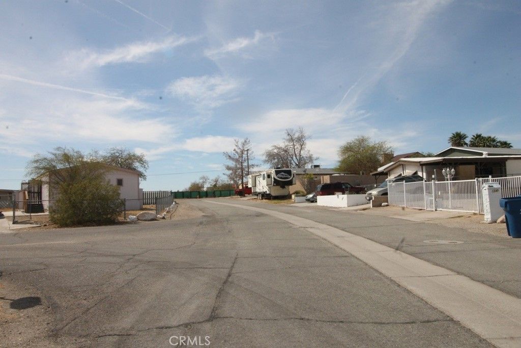 listing image 130727746363963111453