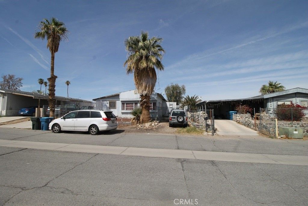 listing image 130720695037765202173