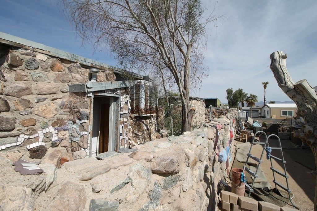 listing image 130720711643612992267