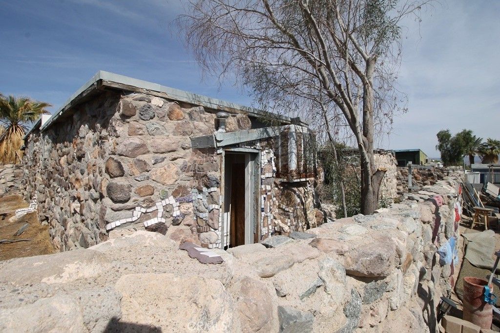 listing image 130728186047398031552