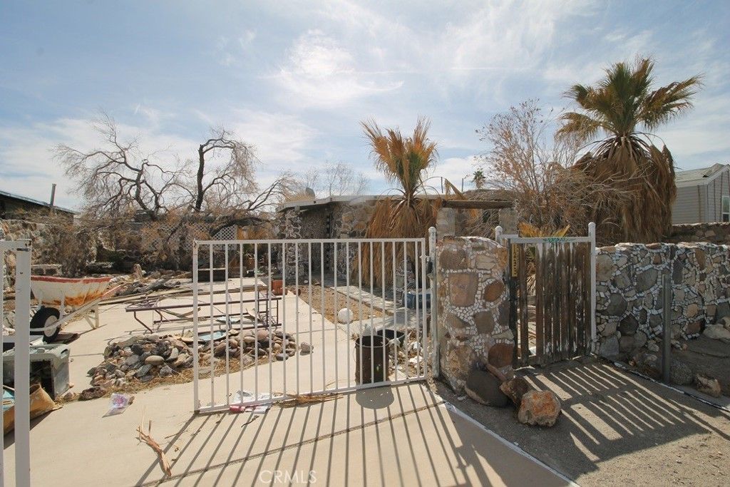 listing image 130721062414575566916
