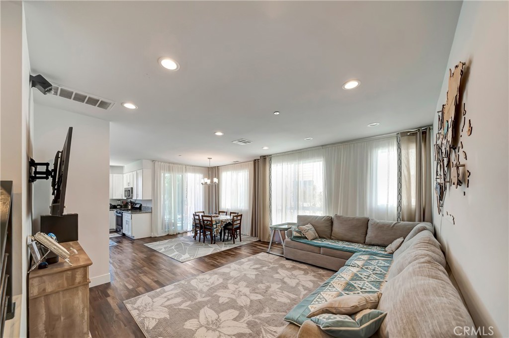 8427 Tweedy Lane