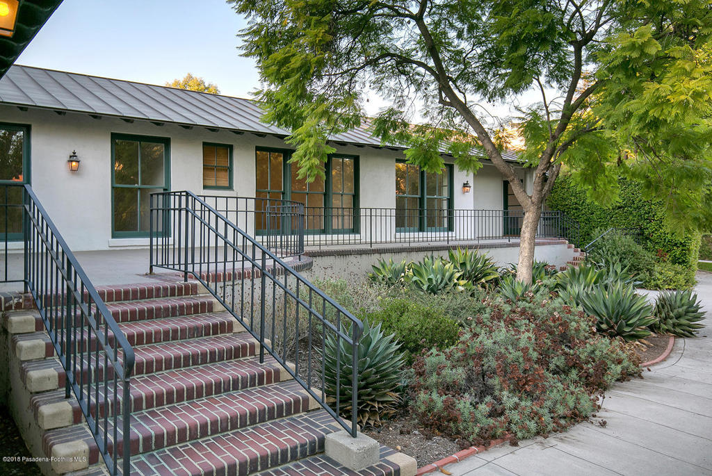 Properties 3 1425 Wentworth Avenue