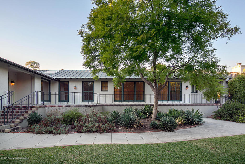 Properties 2 1425 Wentworth Avenue
