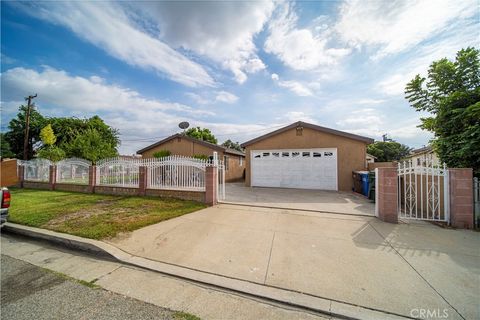 A home in El Monte