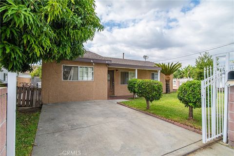 A home in El Monte