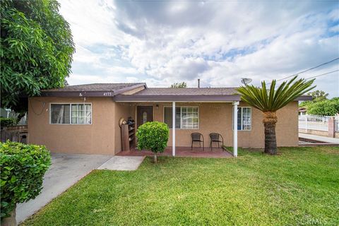 A home in El Monte