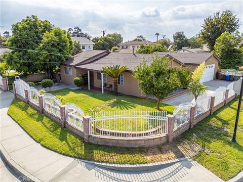 A home in El Monte