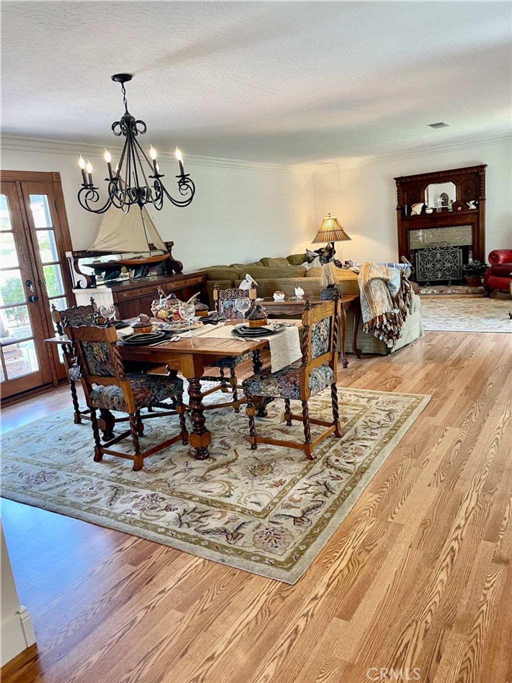 listing image 130725342512494996477