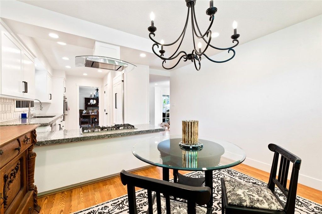 listing image 130720494853858199352