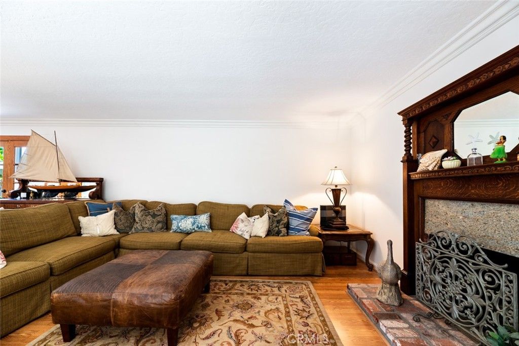 listing image 130720049095667183085