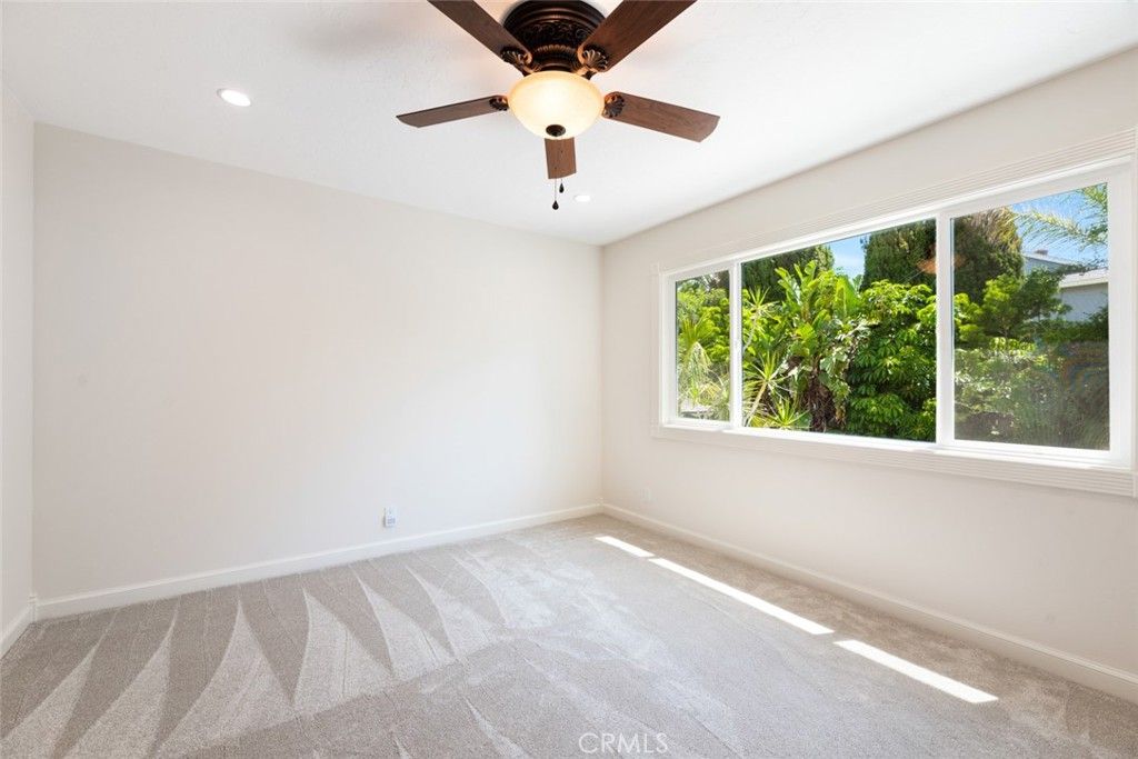 listing image 130726307775891620913