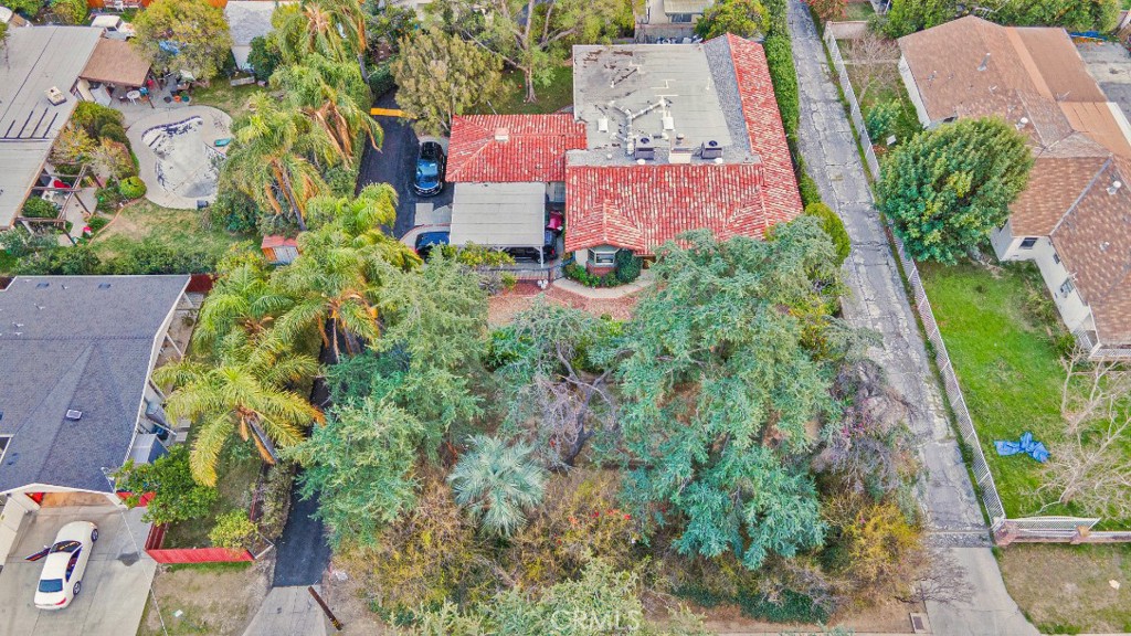 Properties 1 17520 Kingsbury Street