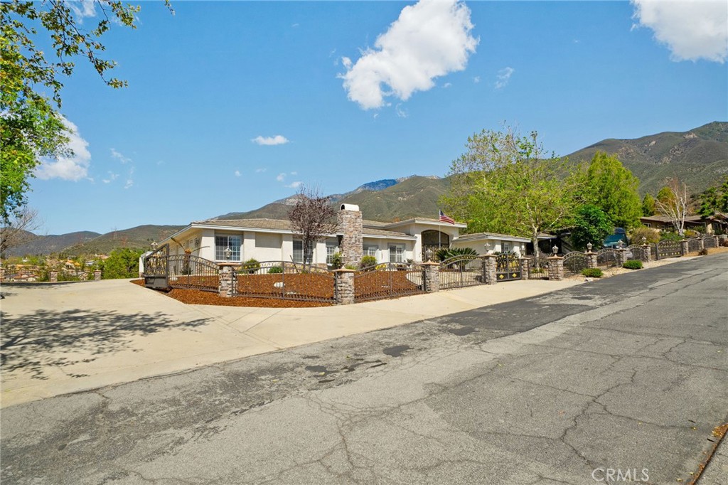 3 Gooseneck Road