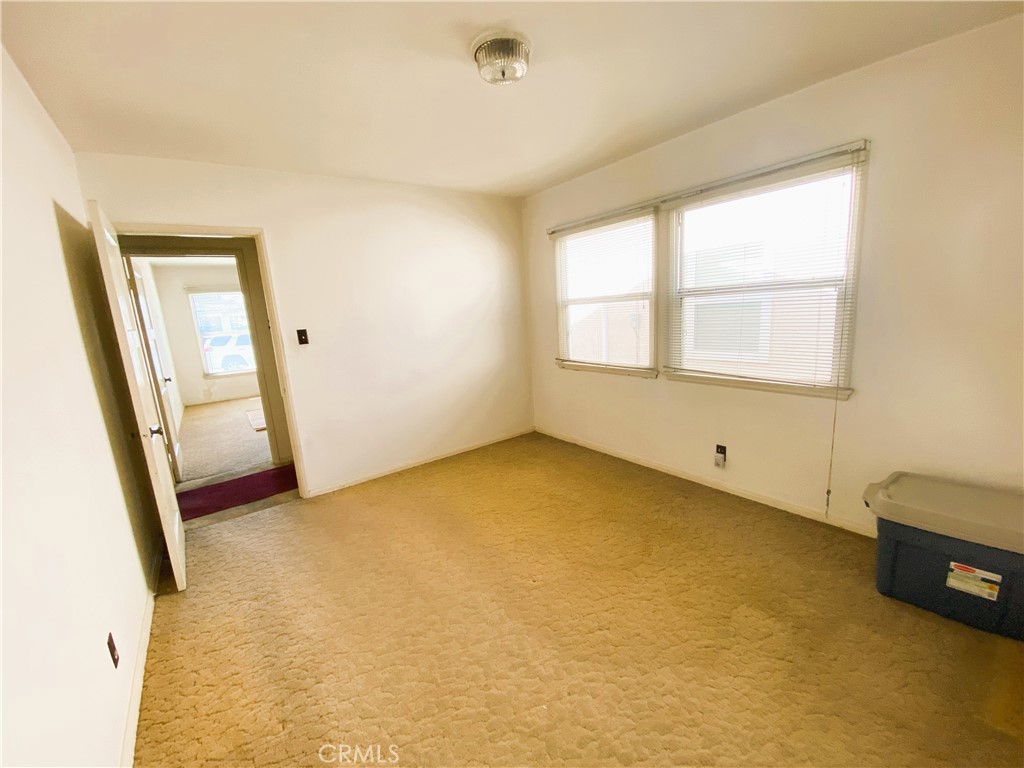 1651 W 154th Place