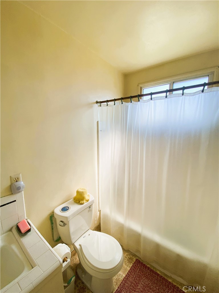 1651 W 154th Place