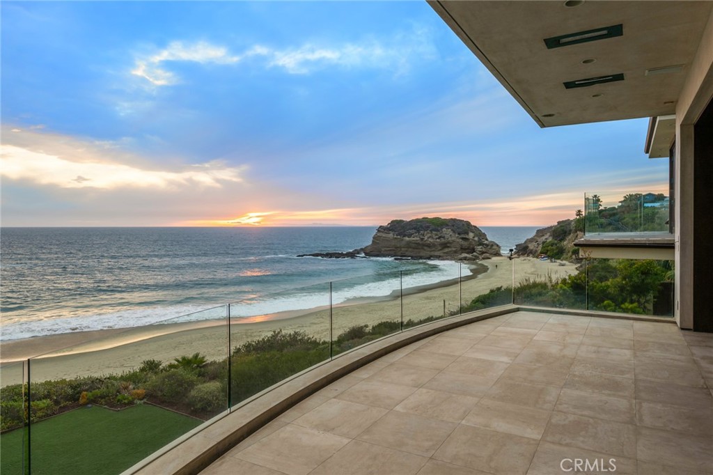 25 Bay Drive