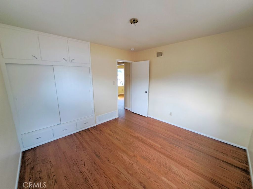listing image 130729430000617671340