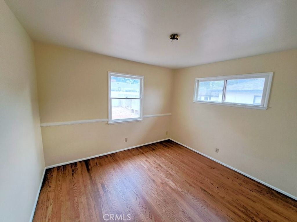 listing image 130728844240176466382
