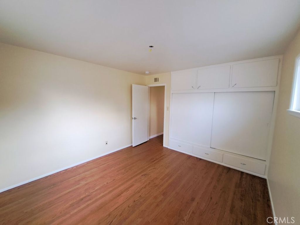listing image 130723534346236068306