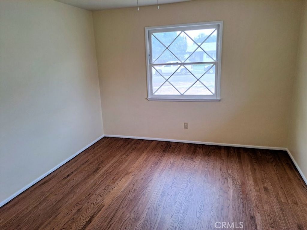 listing image 130722643050948514753