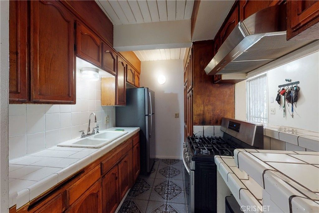 listing image 130721840438899162601