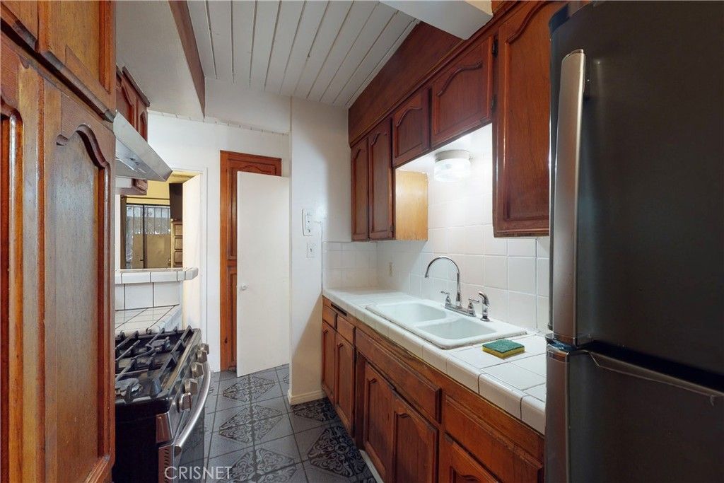 listing image 130728821539213373109